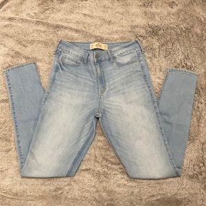 Hollister High-Rise Jeans